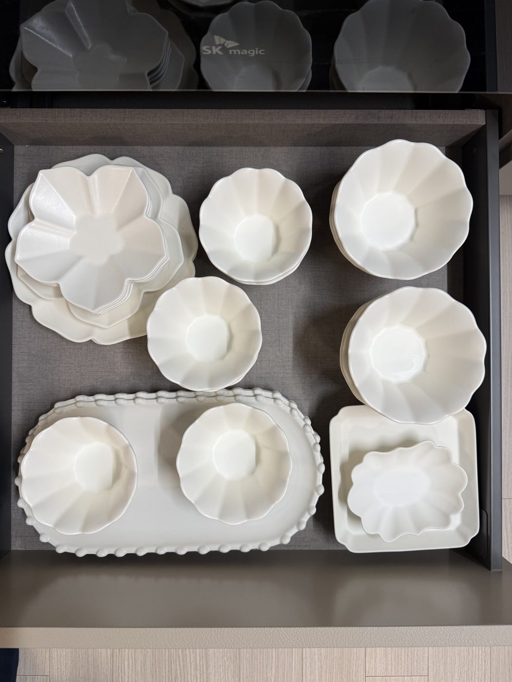 Curated tableware